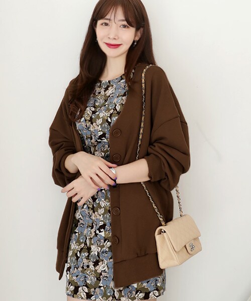 DHOLIC(ディーホリック)の「パフスリーブVネックカーディガン(カーディガン/ボレロ・レディース・ブラック/ブラウン/グレー・FREE)」の3枚目の写真