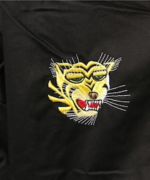 unrelaxing（アンリラクシング）の「オーバーサイズ刺繍ベトナム