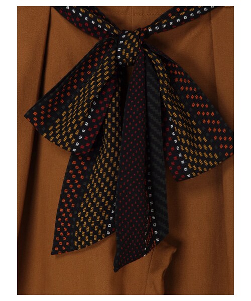 Green　Parks（グリーンパークス）の「・m SET2点 タックパンツ+スカーフベルト（パンツ・ブラック/キャメル/カーキ・F）」の8枚目の写真