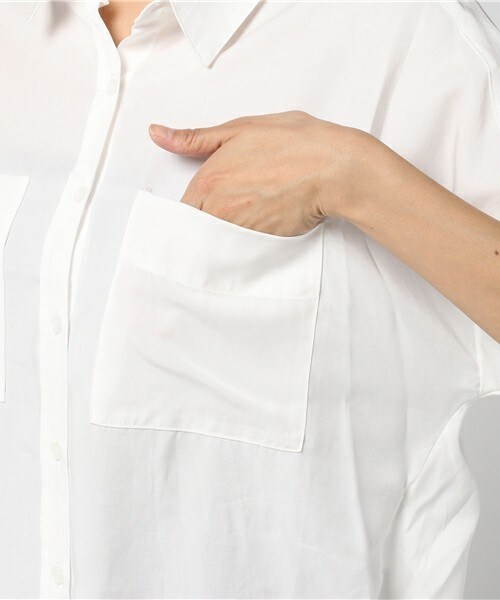 INTERPLANET(インタープラネット)の「BACKリボン抜き衿シャツ(シャツ/ブラウス・レディース・オフホワイト/カーキ/ネイビー・FREE)」の11枚目の写真