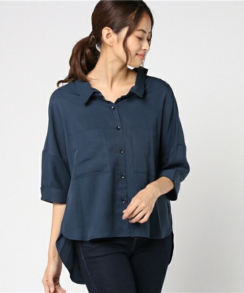 INTERPLANET(インタープラネット)の「BACKリボン抜き衿シャツ(シャツ/ブラウス・レディース・オフホワイト/カーキ/ネイビー・FREE)」の3枚目の写真