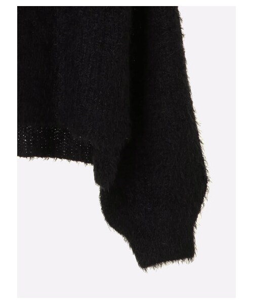 E hyphen world gallery（イーハイフンワールドギャラリー）の「袖ボリュームフェザーニットプルオーバー（トップス・ブラック/ピンク/ライトベージュ/サックスブルー・F）」の4枚目の写真