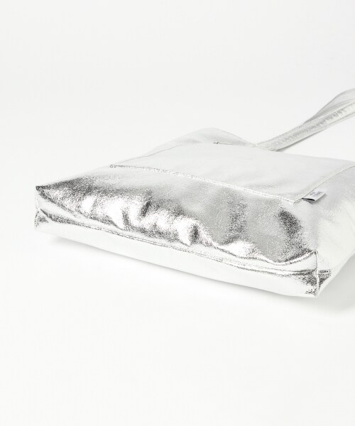 LOWRYS FARM（ローリーズファーム）の「★WEB先行予約アイテム★メタリックトート（バッグ・シルバー/ブラウンゴールド/ブルー）」の7枚目の写真