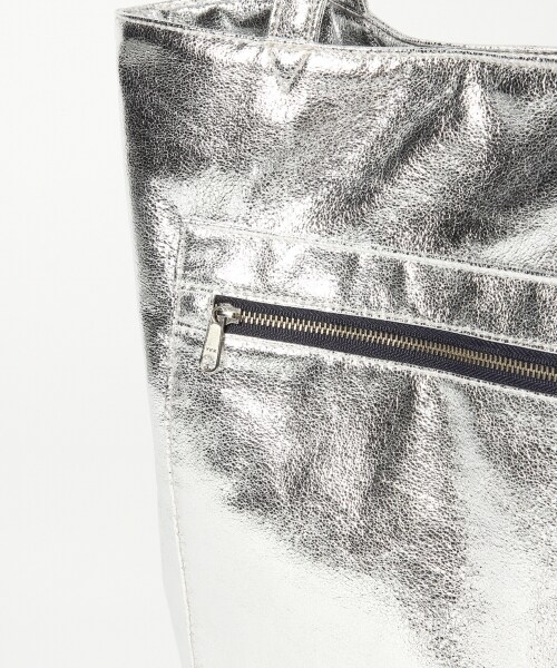 LOWRYS FARM（ローリーズファーム）の「★WEB先行予約アイテム★メタリックトート（バッグ・シルバー/ブラウンゴールド/ブルー）」の9枚目の写真