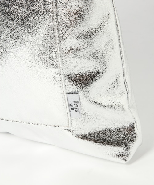 LOWRYS FARM（ローリーズファーム）の「★WEB先行予約アイテム★メタリックトート（バッグ・シルバー/ブラウンゴールド/ブルー）」の10枚目の写真