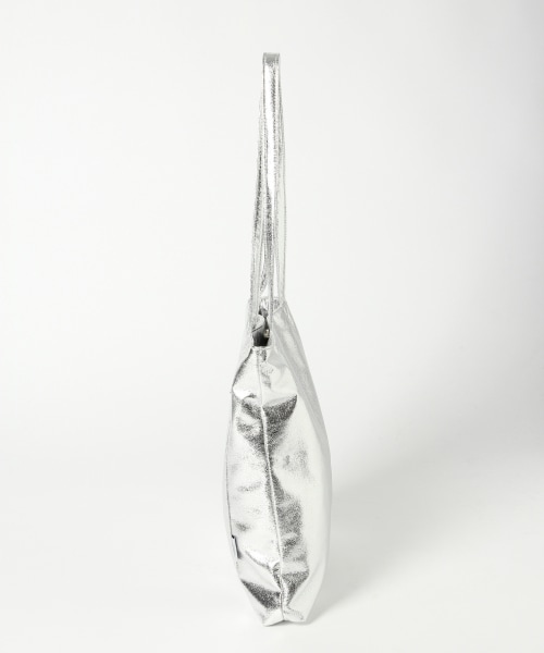 LOWRYS FARM（ローリーズファーム）の「★WEB先行予約アイテム★メタリックトート（バッグ・シルバー/ブラウンゴールド/ブルー）」の5枚目の写真