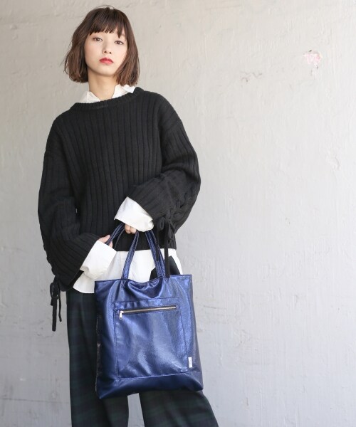 LOWRYS FARM（ローリーズファーム）の「★WEB先行予約アイテム★メタリックトート（バッグ・シルバー/ブラウンゴールド/ブルー）」の3枚目の写真