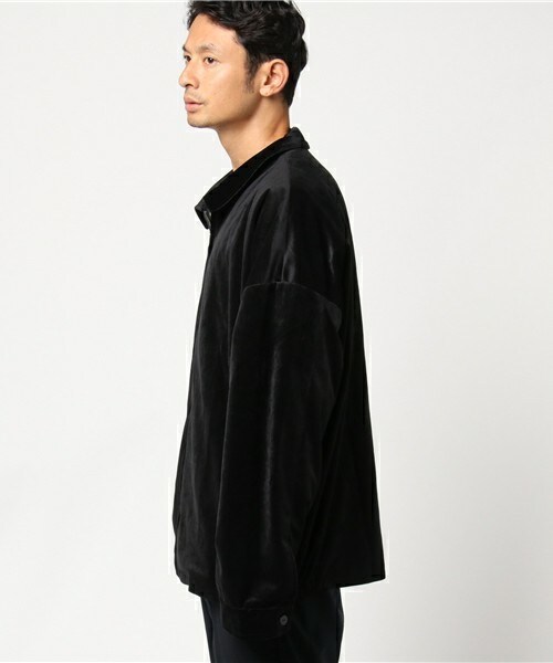 unrelaxing（アンリラクシング）の「オーバーサイズベロアジャケット