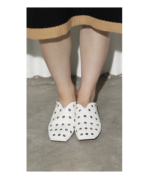 CHEER CLOSET（チアクローゼット）の「【るうこ】アイレットスリッパ（その他シューズ・レディース・ブラック/ホワイト・S/M/L）」の2枚目の写真