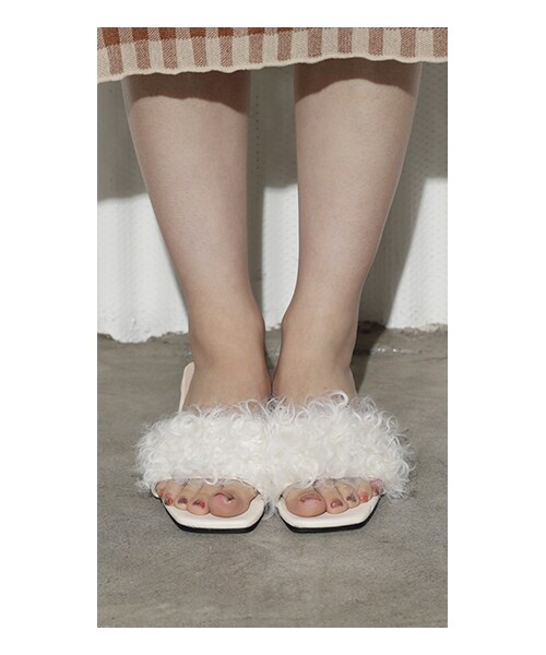 CHEER CLOSET（チアクローゼット）の「【るうこ】サークルヒールファーミュール（その他シューズ・レディース・ブラック/ホワイト/ベージュ・S/M/L）」の2枚目の写真