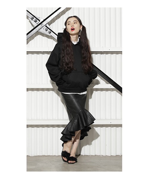 CHEER CLOSET（チアクローゼット）の「【るうこ】プルオーバースウェットパーカー（パーカー・レディース・ベージュ/ブラック・F）」の2枚目の写真