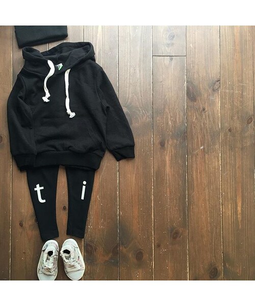 cache cache（カシュ カシュ）の「tinycottons t-i-n-y logo pant(black/beige)（レギンス/スパッツ・キッズ・その他）」の2枚目の写真