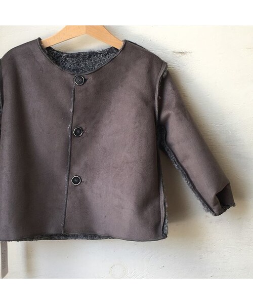 cache cache（カシュ カシュ）の「Violeta&Federico　JACKET　REVE(GREY)（ムートンコート・キッズ・その他）」の2枚目の写真