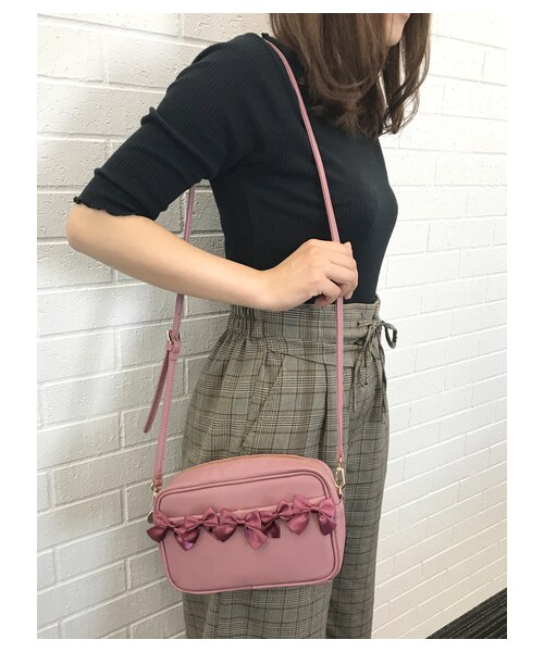 メゾン ド フルール Maison de FLEUR ピンクリボンリボン型ショルダー 