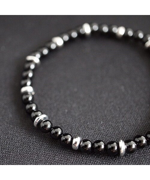 KiRi（キリ）の「JMBRY Unisex ブレスレット -リズム-（ブレスレット・レディース・グリーン/レッド/ブルー/ブラック/シルバー・Free）」の2枚目の写真