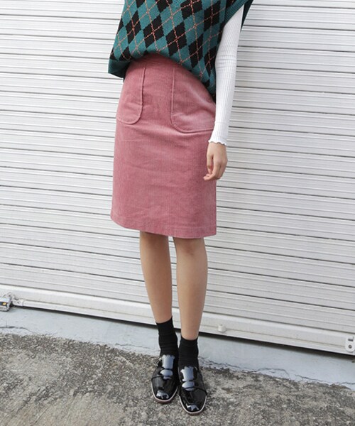 DHOLIC（ディーホリック）の「コーデュロイタイトミディスカート（スカート・レディース・ブラウン/ピンク・FREE）」の2枚目の写真