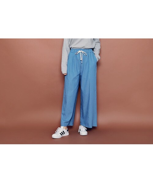 HOTPING（ホッピン）の「ウエストストリングワイドデニムパンツ（その他パンツ・レディース・ダークデニム/ライトデニム・フリーサイズ(XS-L)）」の2枚目の写真