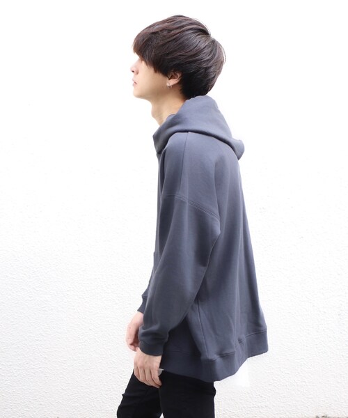 LIDNM(リドム)の「オフショルダーパーカー(パーカー・メンズ・グレー・S、M、L)」の1枚目の写真