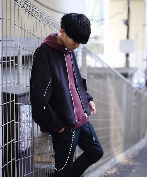 LIDNM（リドム）の「オフショルダーパーカー（パーカー・メンズ・レッド・S、M、L）」の2枚目の写真