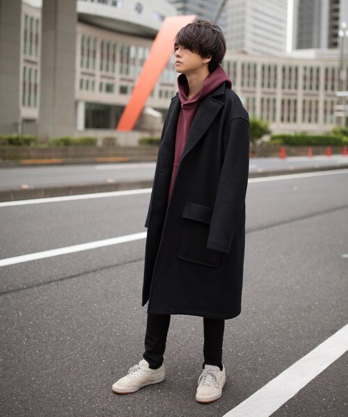 LIDNM（リドム）の「オフショルダーパーカー（パーカー・メンズ・レッド・S、M、L）」の4枚目の写真