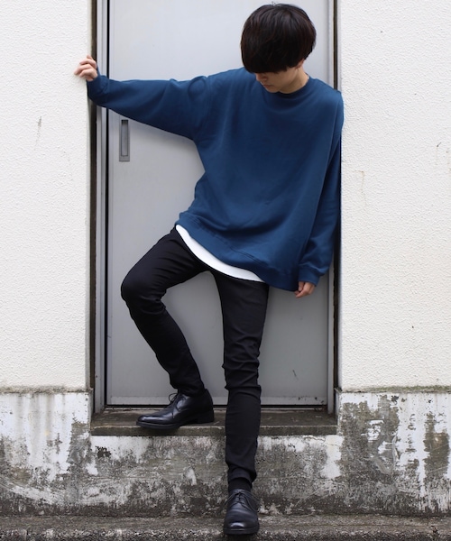 LIDNM（リドム）の「オフショルダースウェット（スウェット・メンズ・ディープブルー・S、M、L）」の2枚目の写真