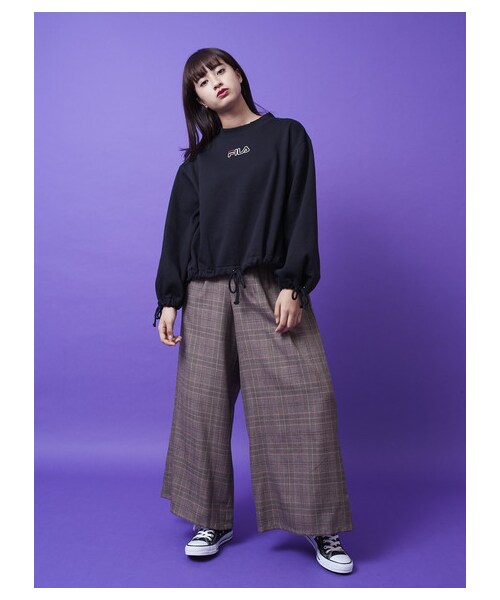 E hyphen world gallery(イーハイフンワールドギャラリー)の「FILA スウェットトレーナー(トップス・杢グレー/ブラック・F)」の2枚目の写真