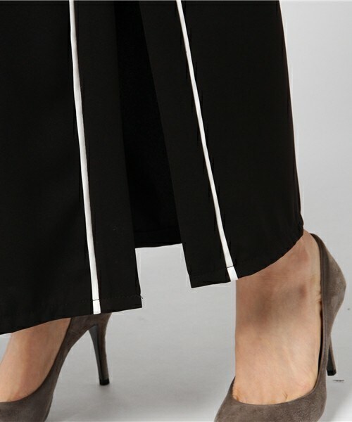 archives（アルシーヴ）の「スリットパイピングパンツ（その他パンツ・レディース・ブラック/ベージュ・MEDIUM）」の7枚目の写真