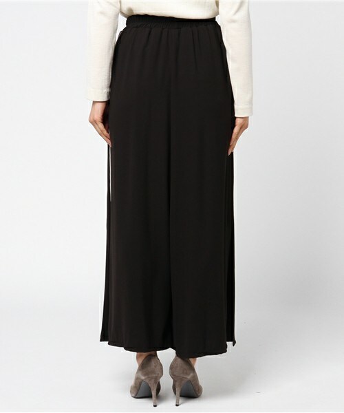 archives（アルシーヴ）の「スリットパイピングパンツ（その他パンツ・レディース・ブラック/ベージュ・MEDIUM）」の4枚目の写真