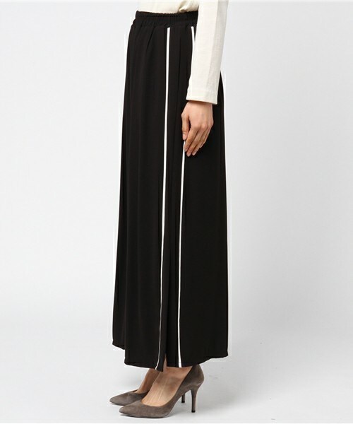 archives（アルシーヴ）の「スリットパイピングパンツ（その他パンツ・レディース・ブラック/ベージュ・MEDIUM）」の3枚目の写真