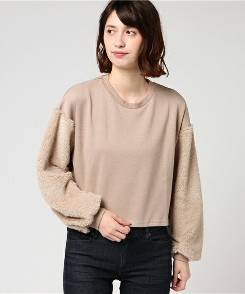 archives(アルシーヴ)の「袖フェイクファープルオーバー(Tシャツ/カットソー・レディース・ブラック/グレー/ベージュ・MEDIUM)」の3枚目の写真
