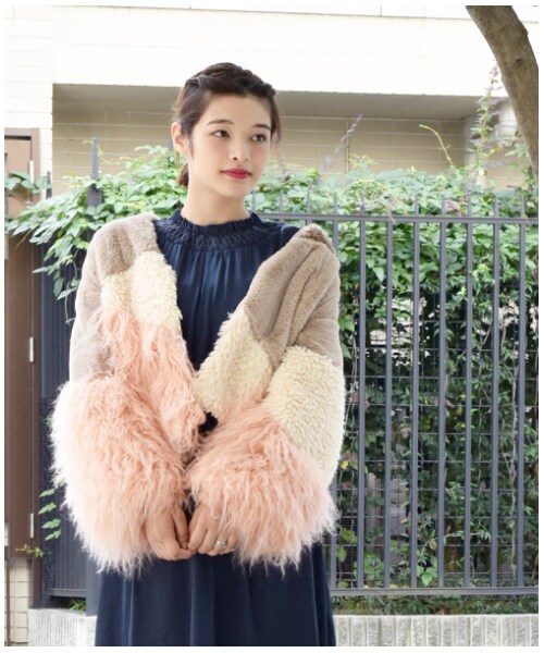 w closet（ダブルクローゼット）の「パッチワークボアブルゾン（ジャケット/アウター・レディース・オフホワイト×グレー/モカ×ピンク・FREE）」の9枚目の写真