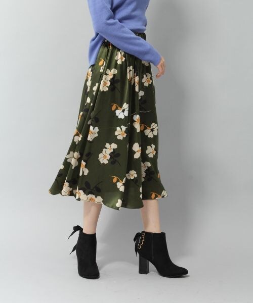 Andemiu（アンデミュウ）の「レトロフラワーＷゴムスカート（スカート・アイボリー/グリーン）」の2枚目の写真