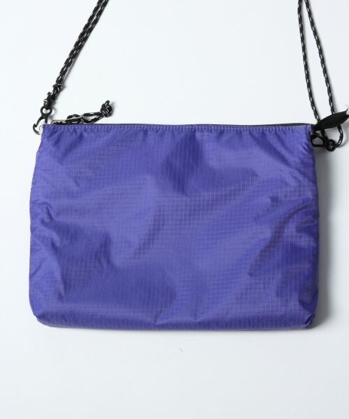 RAGEBLUE（レイジブルー）の「リバーシブルサコッシュFW（バッグ・オフホワイト/ブラック/グレー/ブラウン）」の13枚目の写真