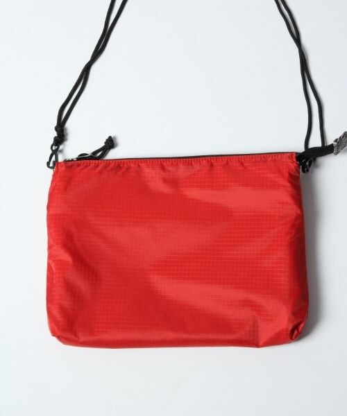 RAGEBLUE（レイジブルー）の「リバーシブルサコッシュFW（バッグ・オフホワイト/ブラック/グレー/ブラウン）」の15枚目の写真