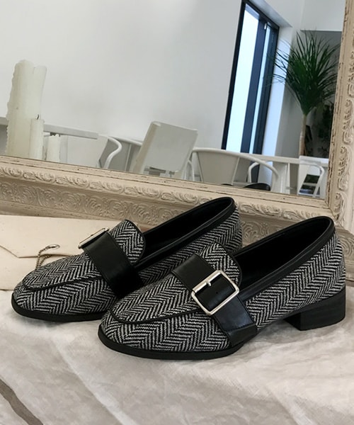 DHOLIC（ディーホリック）の「3TYPEスクエアトゥバックルローファー（ローファー・レディース・ブラック/グレー/ブラウン・230/235/240/245/250）」の2枚目の写真