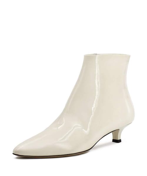 THE ROW（ザロウ）の「THE ROW Coco Patent Leather Bootie（ブーツ・レディース・White・6B / 36EU/7B / 37EU/8.5B / 38.5EU/7.5B / 37.5EU/8B / 38EU/12B / 42EU/9B / 39EU/10B / 40EU/10.5B / 40.5EU/5.5B / 35.5EU/5 / 35EU/6.5B / 36.5EU/9.5B / 39.5EU）」の4枚目の写真