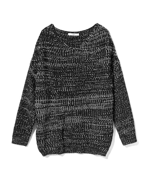 GRL（グレイル）の「オーバーサイズニットチュニック（ニット/セーター・レディース・ブラック/ネイビー/ピンク/グリーン/グレー/ボルドー/ラベンダー/ベージュ/カーキ/オフホワイト/マスタード/ミックス/ピンクベージュ/モカ/ブラウン・F）」の15枚目の写真