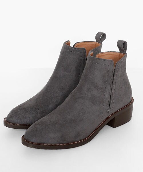 DHOLIC（ディーホリック）の「スエードライクサイドゴムショートブーツ（ブーツ・レディース・ブラック/ブラウン/グレー・225/230/235/240/245/250）」の2枚目の写真