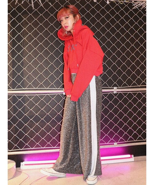 jouetie(ジュエティ)の「ラメラインパンツ(パンツ・レディース・ブラック/レッド/ブラウン・M)」の4枚目の写真