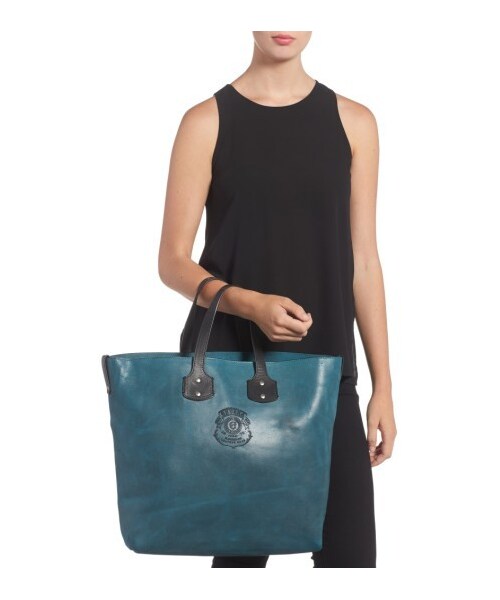 GHURKA （グルカ）の「Ghurka Broadway Ii Leather Tote - Blue/green