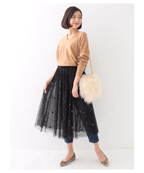 earth music&ecology(アースミュージックアンドエコロジー)の「花柄刺繍チュールスカート(スカート・グレー/ブラック・F)」の3枚目の写真