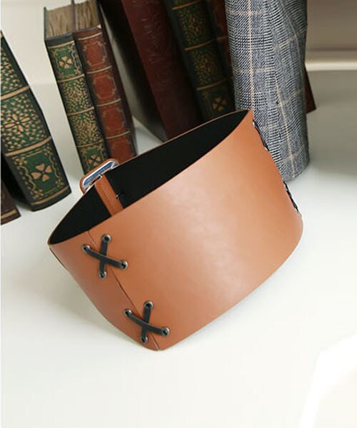 DINT（ディント）の「の爪アイレットベルト（ベルト・レディース・Black/Brown・one size）」の2枚目の写真