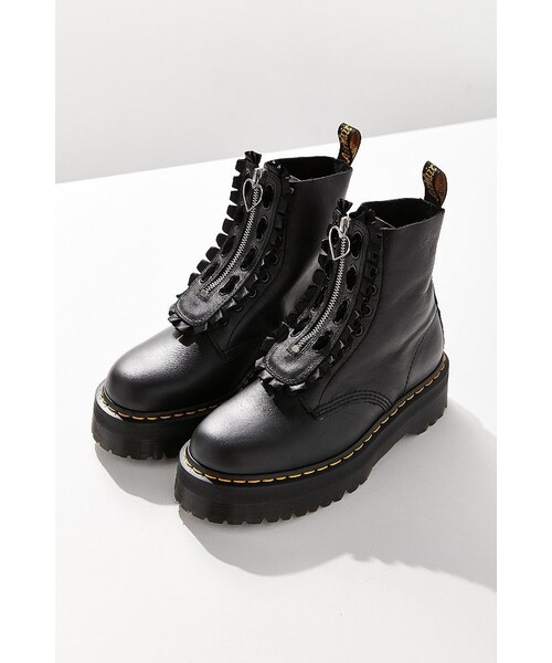 Dr. Martens（ドクターマーチン）の「Dr. Martens Jungle Boot（ブーツ・レディース・Black・10）」の2枚目の写真
