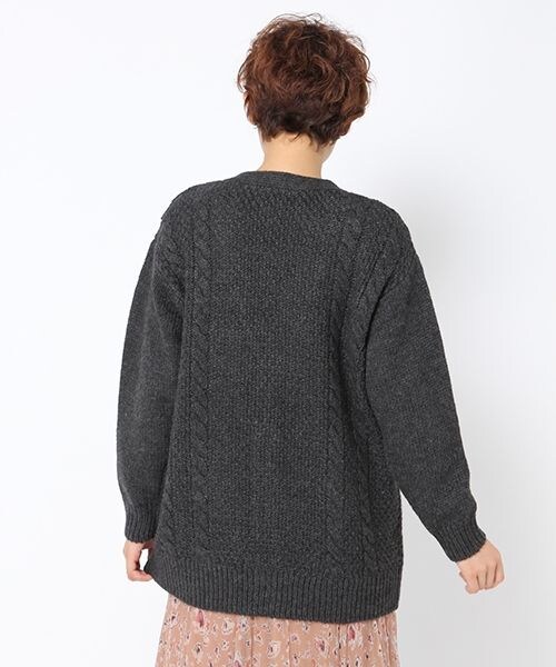 studio CLIP（スタディオクリップ）の「3ゲージケーブルビッグカーディガン（トップス・ライトグレー/チャコール/ベージュ/ダークブラウン）」の11枚目の写真