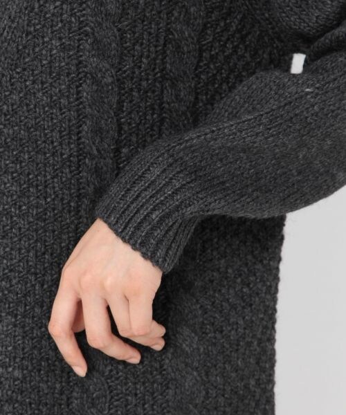 studio CLIP（スタディオクリップ）の「3ゲージケーブルビッグカーディガン（トップス・ライトグレー/チャコール/ベージュ/ダークブラウン）」の14枚目の写真