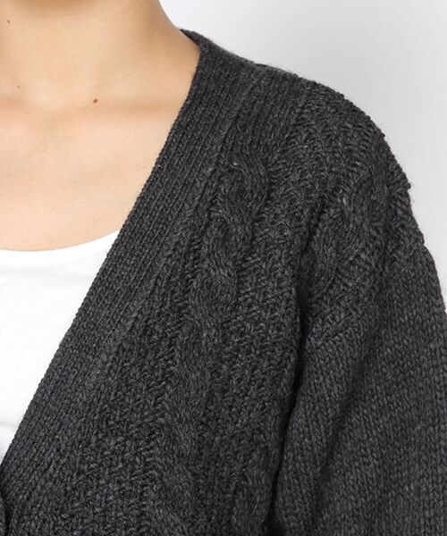 studio CLIP（スタディオクリップ）の「3ゲージケーブルビッグカーディガン（トップス・ライトグレー/チャコール/ベージュ/ダークブラウン）」の12枚目の写真