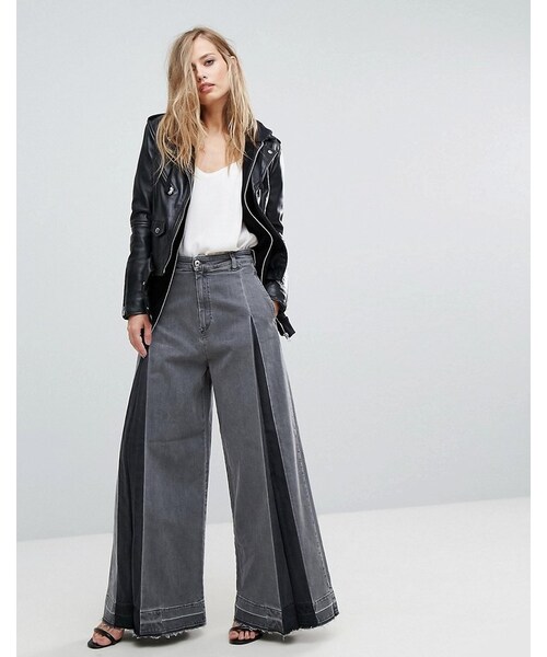 DIESEL（ディーゼル）の「Diesel Wide Leg Jean with Pleat Detail（デニムパンツ・レディース・Gray・W28/W26/W27/US 2/W29）」の4枚目の写真