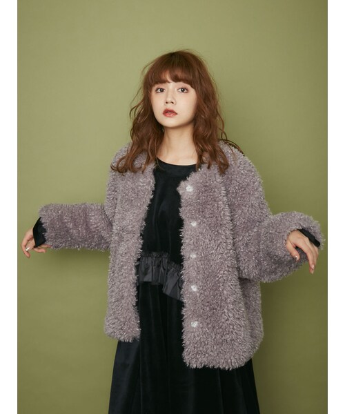 merry jenny（メリージェニー）の「ノーカラーエコファーコート（ジャケット/アウター・レディース・ブラック/ピンク/ラベンダー）」の6枚目の写真