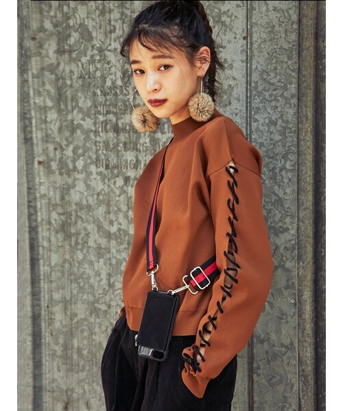 MURUA(ムルーア)の「sholder waveニット(トップス・レディース・ホワイト/ブラック/キャメル)」の6枚目の写真
