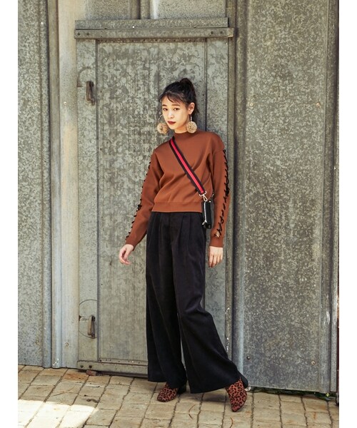 MURUA(ムルーア)の「sholder waveニット(トップス・レディース・ホワイト/ブラック/キャメル)」の7枚目の写真